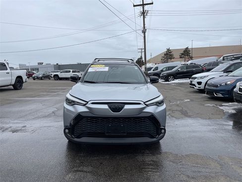 Used 2024 Toyota Corolla Cross XSE w/ Convenience Package image 5