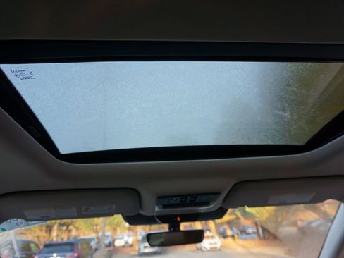 Used 2025 Nissan Pathfinder Platinum image 14