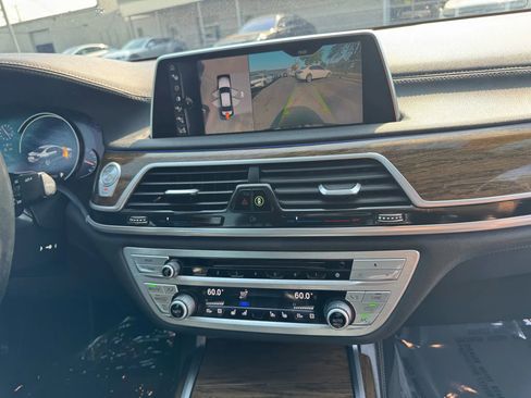Used 2017 BMW 750i xDrive image 22