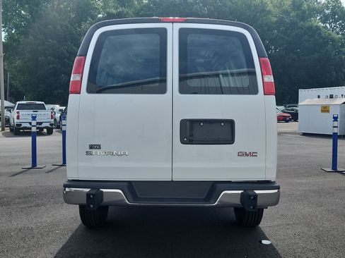 Used 2025 GMC Savana 2500 w/ Driver Convenience Package RWD image 4