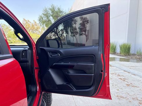 Used 2018 Chevrolet Colorado ZR2 AWD/4WD image 13