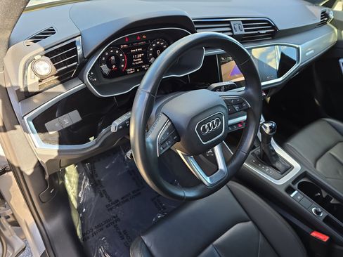 Used 2023 Audi Q3 2.0T Premium w/ Black Optic Package image 16