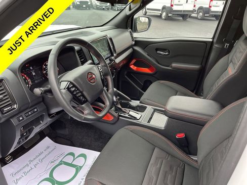 Used 2024 Nissan Frontier PRO-4X w/ Technology Package image 2