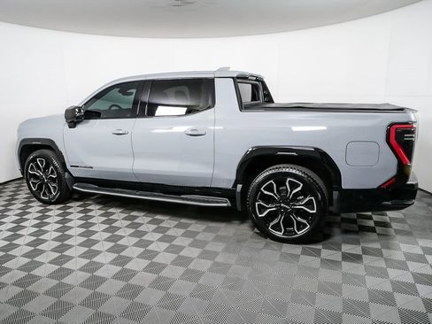 Used 2024 GMC Sierra EV Denali image 2