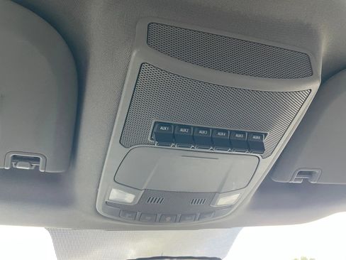 Used 2017 Ford F550 2WD Regular Cab Super Duty image 24