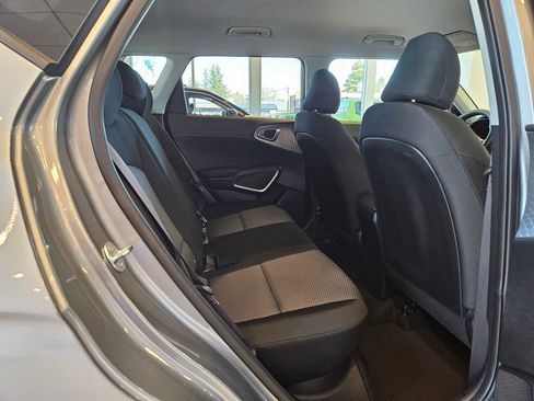 Used 2025 Kia Soul LX w/ LX Technology Package FWD image 28