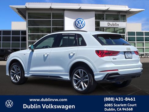 Used 2023 Audi Q3 2.0T Premium w/ Black Optic Sport Package AWD/4WD image 6