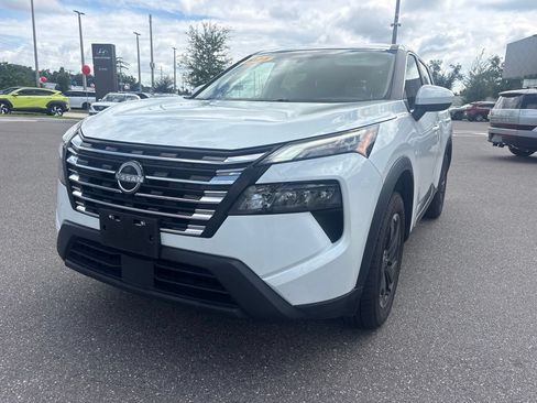 Used 2025 Nissan Rogue SV FWD image 7