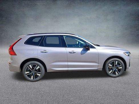 New 2026 Volvo XC60 B5 Plus w/ Climate Package image 8