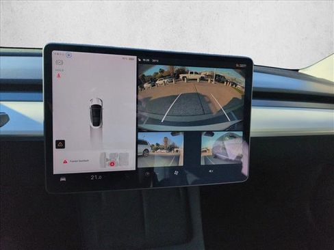 Used 2021 Tesla Model 3 Standard Range Plus image 15