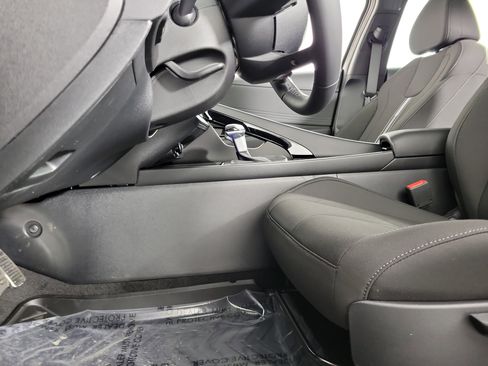 New 2025 Hyundai Elantra SEL image 28
