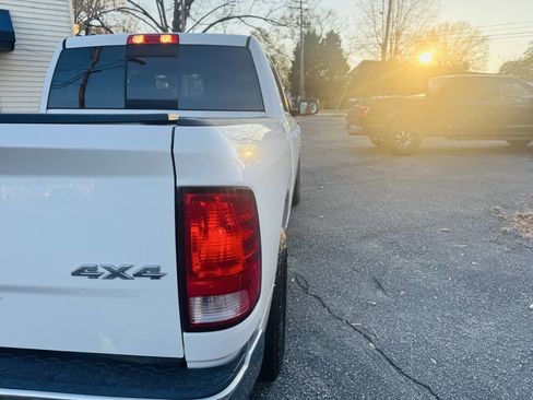 Used 2017 RAM 1500 Classic SLT image 5