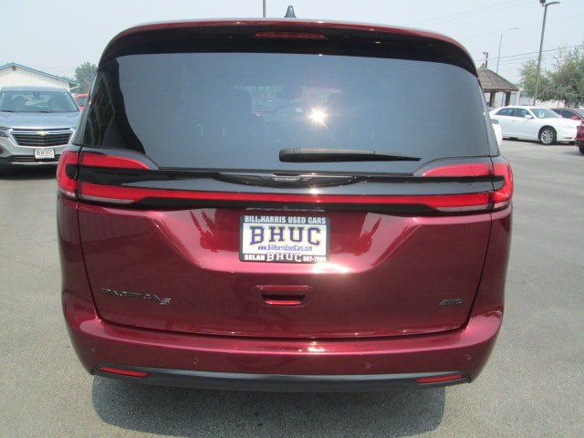 Used 2023 Chrysler Pacifica Touring-L w/ S Appearance Package AWD/4WD image 5