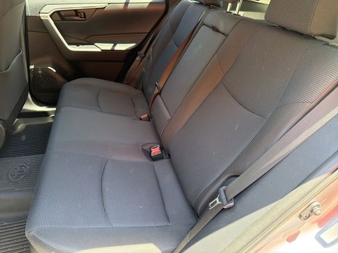 Used 2025 Toyota RAV4 LE AWD/4WD image 16