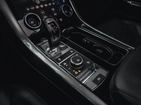Used 2020 Land Rover Range Rover Sport SVR image 64