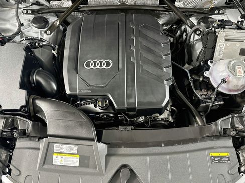 Used 2023 Audi Q5 2.0T Premium w/ Convenience Package AWD/4WD image 12