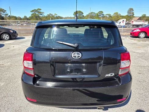 Used 2012 Scion xD Base 4dr Hatchback 4A image 3