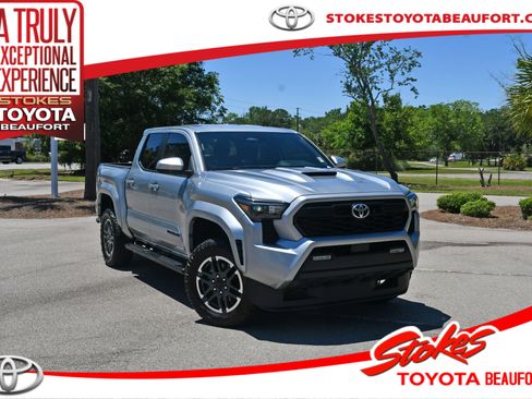Certified 2025 Toyota Tacoma TRD Sport AWD/4WD image 1