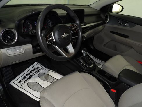 Used 2021 Kia Forte LXS FWD image 9
