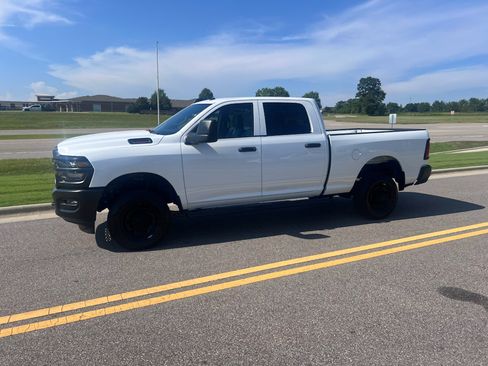 New 2026 RAM 2500 Tradesman AWD/4WD image 9