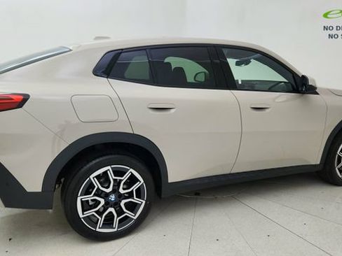 Used 2026 BMW X2 xDrive28i AWD/4WD image 6