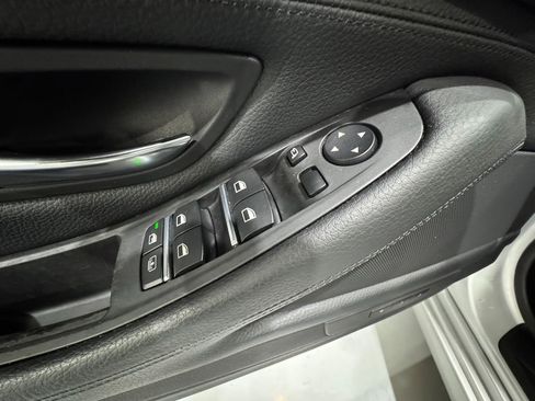 Used 2011 BMW 535i xDrive Sedan image 32