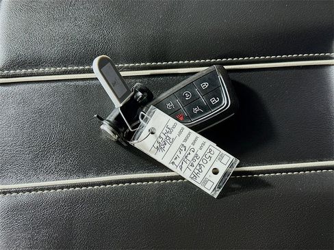 Used 2021 Cadillac Escalade ESV Premium Luxury w/ LPO, Illumination Package image 35