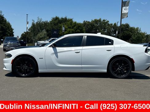Used 2018 Dodge Charger R/T w/ Blacktop Package RWD image 7
