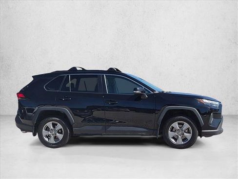 Used 2022 Toyota RAV4 XLE w/ Convenience Package AWD/4WD image 4