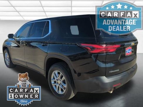 Used 2023 Chevrolet Traverse LS image 2