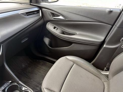 Certified 2024 Buick Encore GX Preferred FWD image 28
