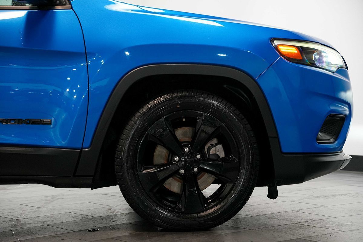 Used 2020 Jeep Cherokee Latitude Plus FWD image 9