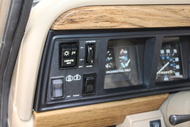 Used 1989 Jeep Grand Wagoneer AWD/4WD image 48