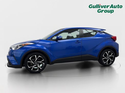 Used 2019 Toyota C-HR XLE FWD image 2