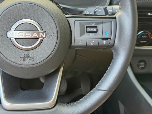 Used 2024 Nissan Rogue SL AWD/4WD image 20
