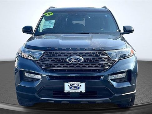 Certified 2022 Ford Explorer XLT w/ Equipment Group 202A image 3