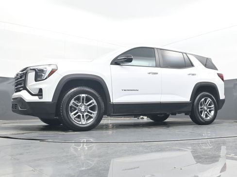 Used 2025 GMC Terrain Elevation image 14