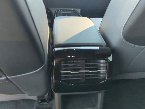 New 2026 Volkswagen ID.4 Pro image 30