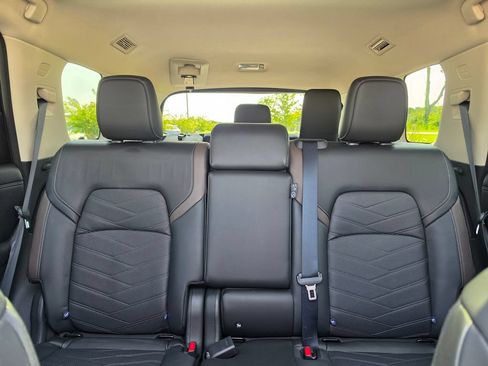 Used 2024 Nissan Pathfinder Platinum w/ Cargo Package AWD/4WD image 31