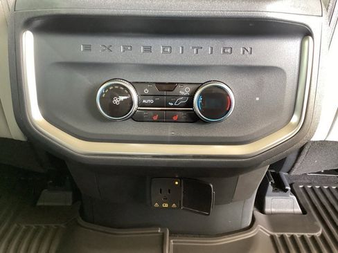 New 2025 Ford Expedition Platinum image 53
