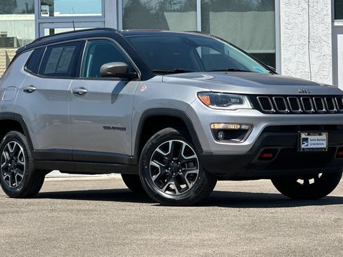 Used 2019 Jeep Compass Trailhawk w/ Leather Interior Group AWD/4WD image 2