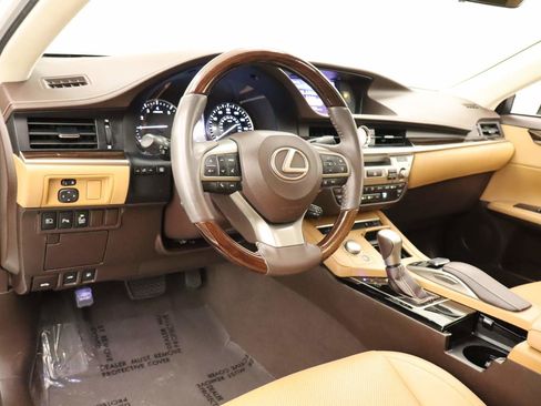 Used 2017 Lexus ES 350 w/ Navigation System Package image 15