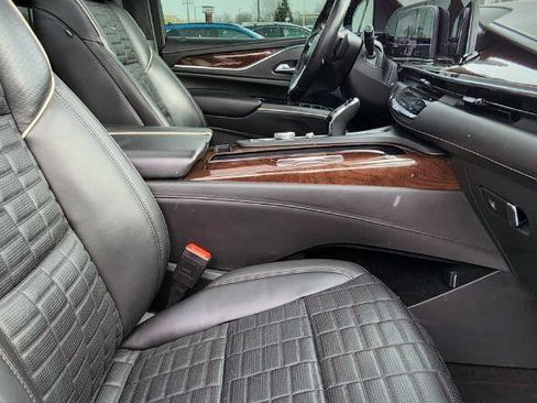 Used 2023 Cadillac Escalade ESV Sport Platinum w/ LPO, ONYX Package AWD/4WD image 21