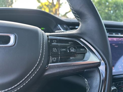 Used 2022 Jeep Grand Cherokee Overland w/ Advanced Protech Group III image 16