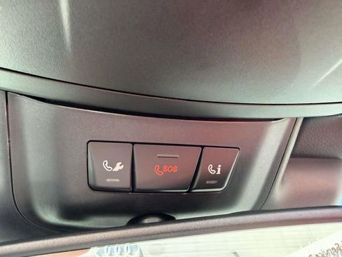 Used 2018 Mercedes-Benz SL 550 image 27