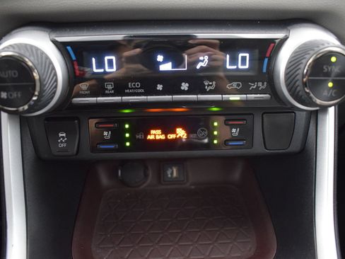 Used 2023 Toyota RAV4 Limited AWD/4WD image 17