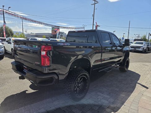 Used 2022 Chevrolet Silverado 1500 RST w/ Max Trailering Package AWD/4WD image 5