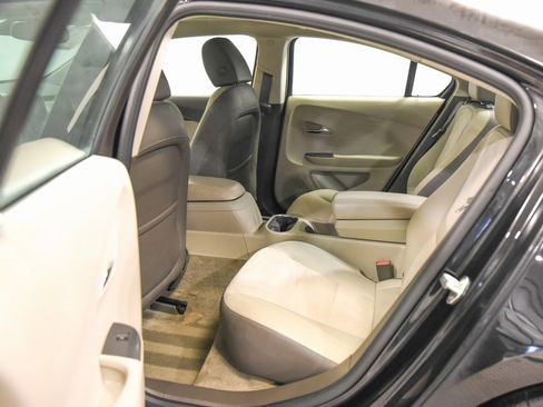 Used 2014 Chevrolet Volt Premium w/ Premium Trim Package image 4
