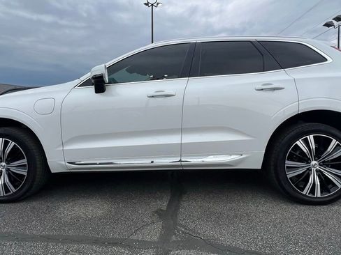 Used 2022 Volvo XC60 T8 Inscription w/ Advanced Package image 3