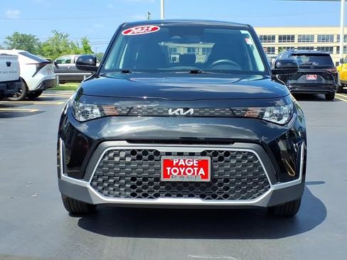 Used 2025 Kia Soul LX FWD image 2